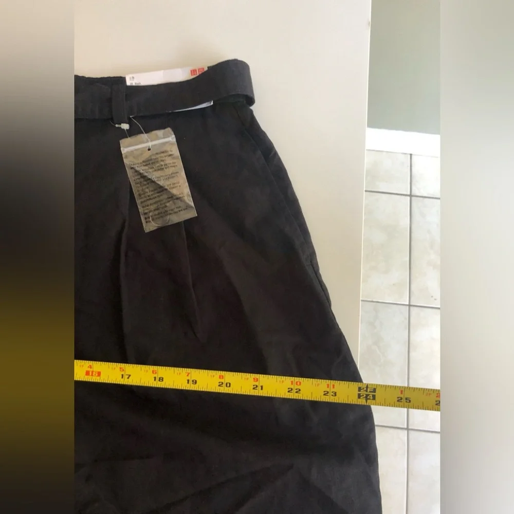 NWT! Uniqlo Womens Linen-Belted Culottes Size: M (28-29)